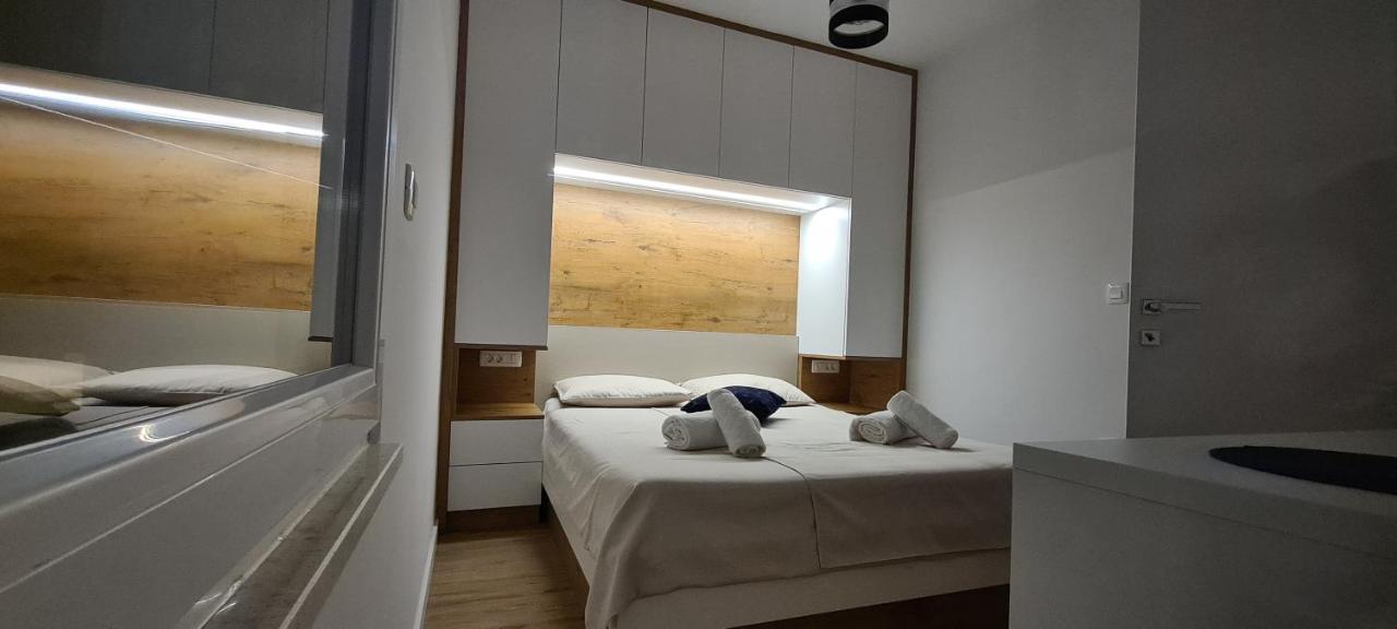 Apartman Marcelina 1 With Private Pool Trogir Exteriör bild