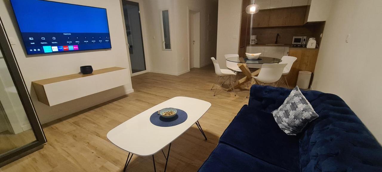 Apartman Marcelina 1 With Private Pool Trogir Exteriör bild