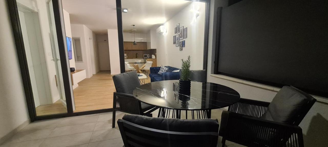 Apartman Marcelina 1 With Private Pool Trogir Exteriör bild