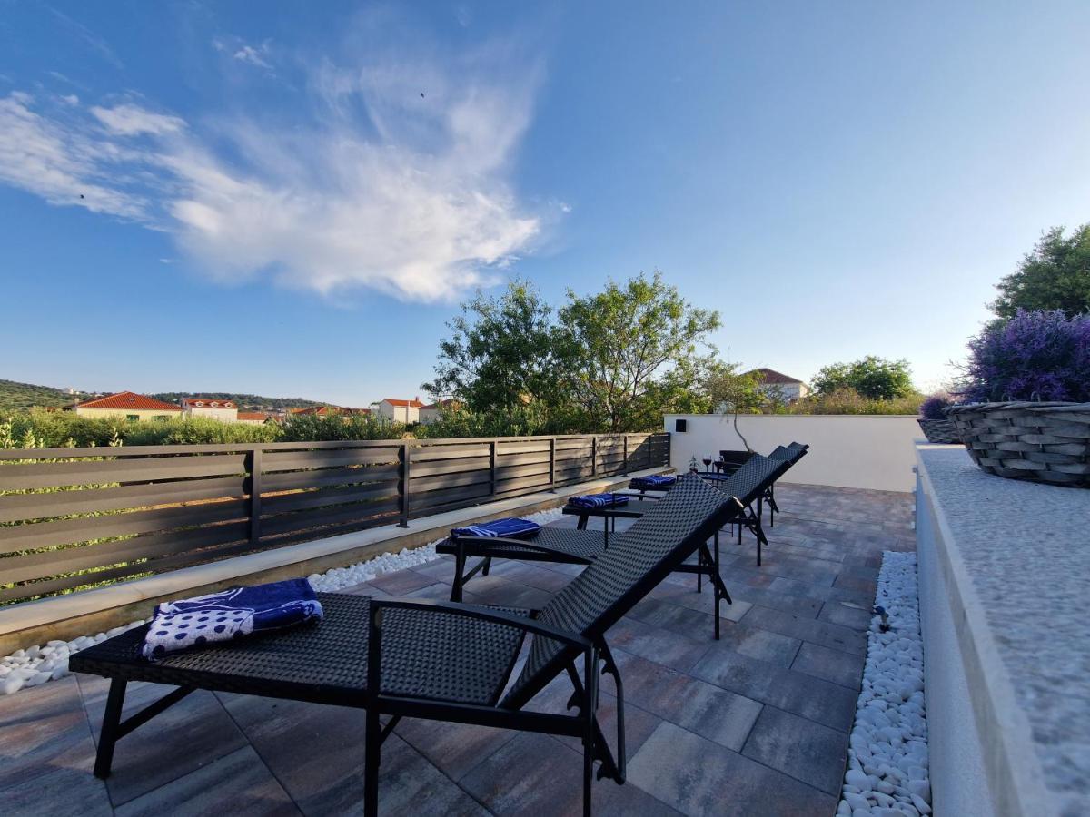 Apartman Marcelina 1 With Private Pool Trogir Exteriör bild