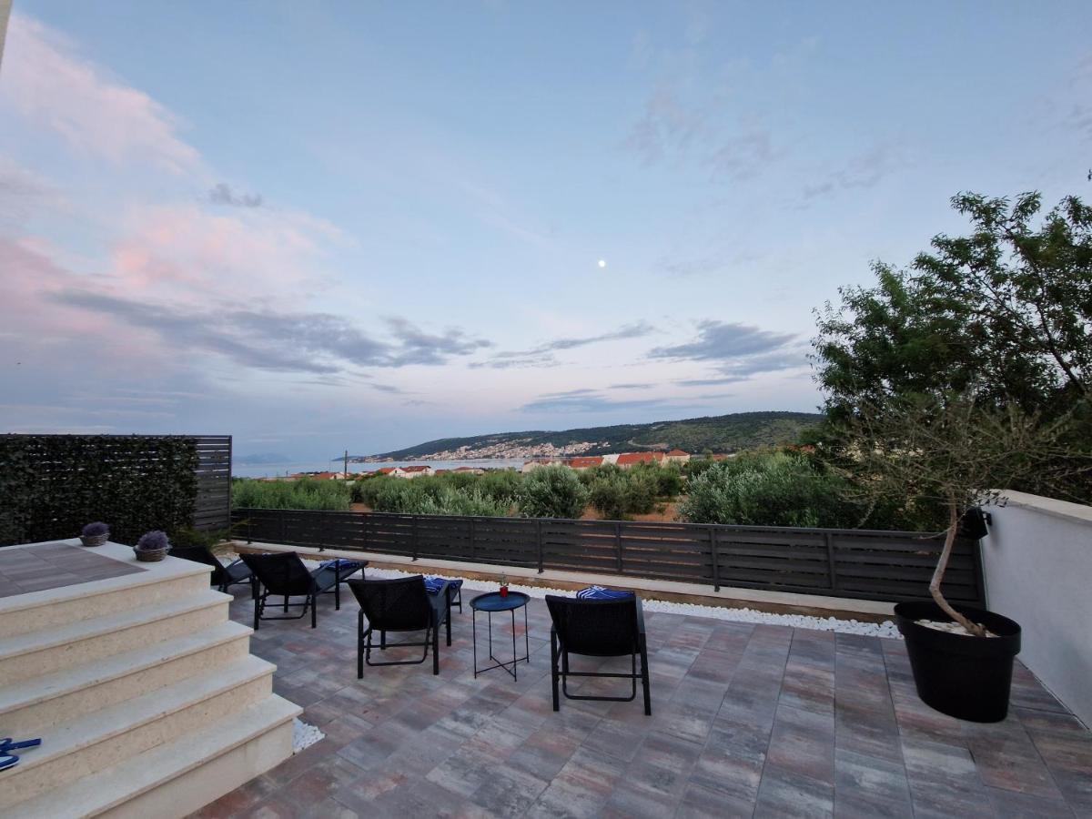 Apartman Marcelina 1 With Private Pool Trogir Exteriör bild