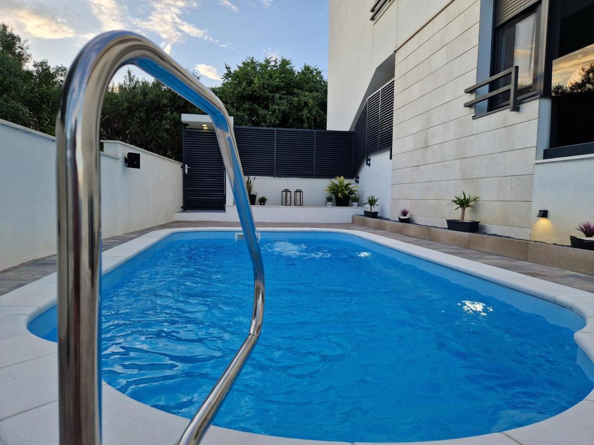 Apartman Marcelina 1 With Private Pool Trogir Exteriör bild
