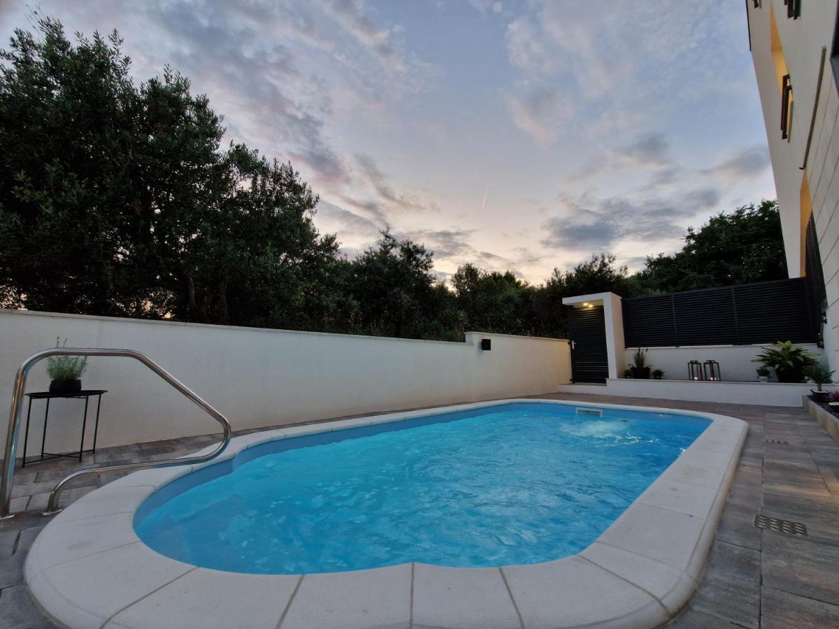 Apartman Marcelina 1 With Private Pool Trogir Exteriör bild